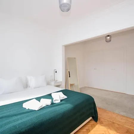 Cozy And Sunny Family アパート リスボン